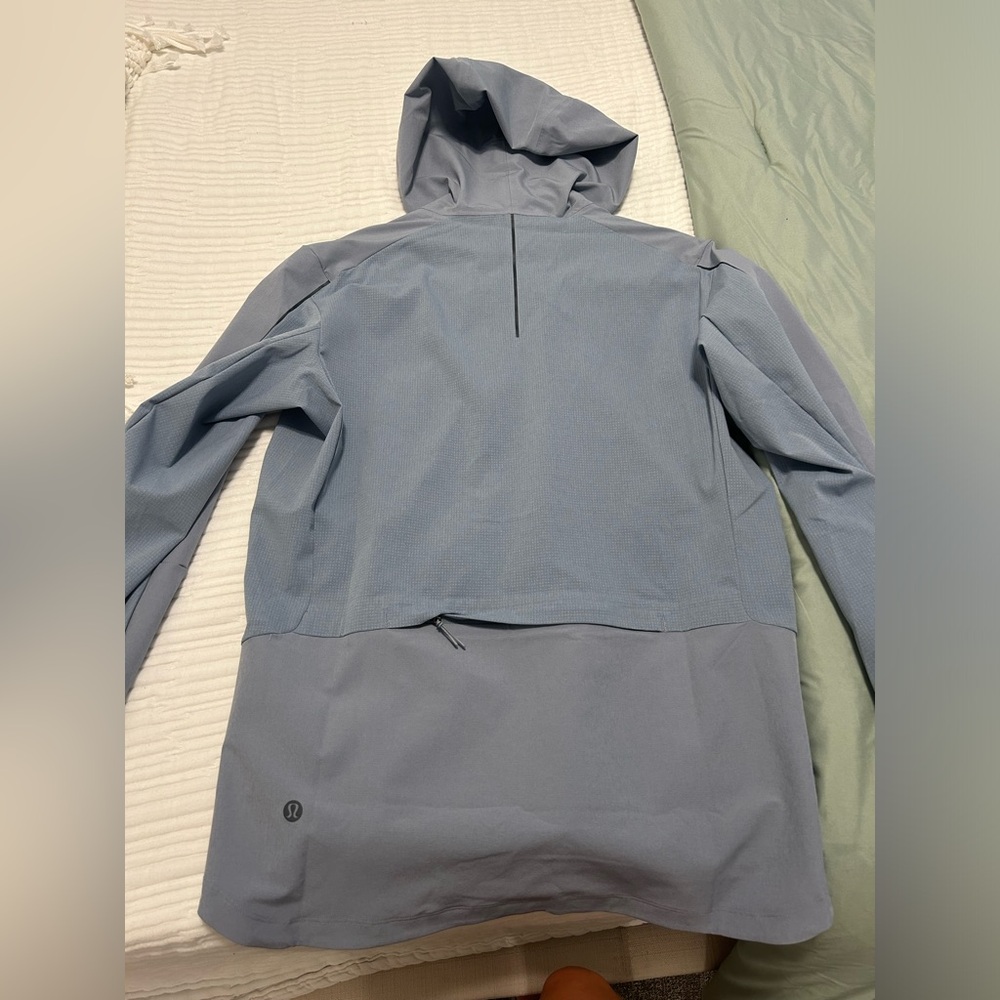 Men’s - Size M - Grey Lululemon Raincoat - Never used!